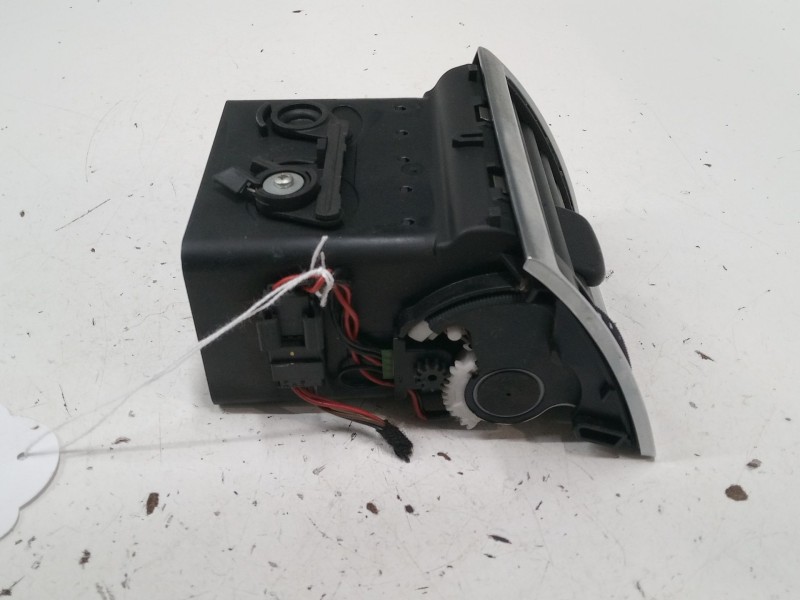 Recambio de aireador central izquierdo para audi a8 d3 (4e2, 4e8) 3.0 tdi quattro referencia OEM IAM 4E0820951  