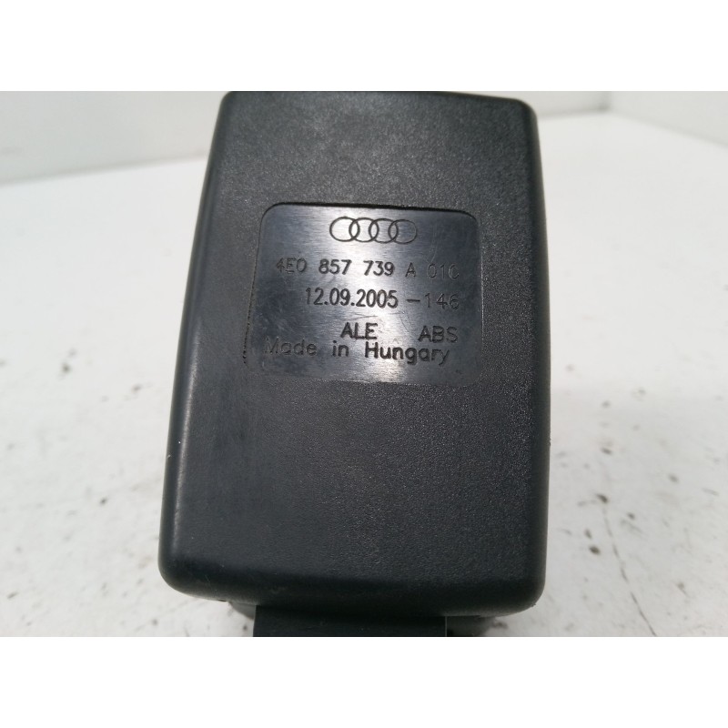 Recambio de anclaje cinturon trasero izquierdo para audi a8 d3 (4e2, 4e8) 3.0 tdi quattro referencia OEM IAM 4E0857739A  