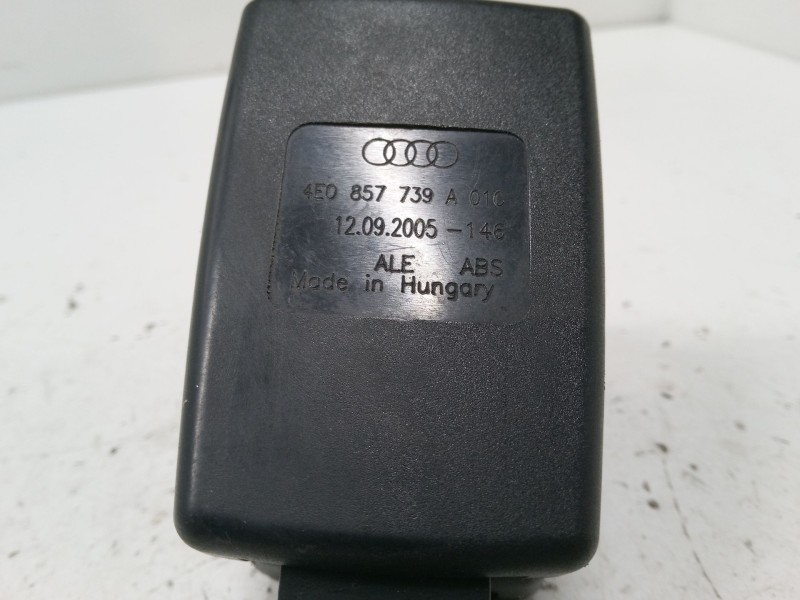 Recambio de anclaje cinturon trasero izquierdo para audi a8 d3 (4e2, 4e8) 3.0 tdi quattro referencia OEM IAM 4E0857739A  