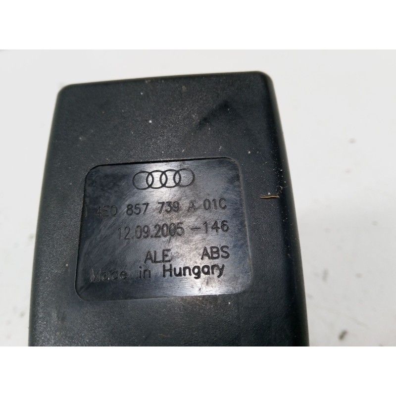 Recambio de anclaje cinturon trasero izquierdo para audi a8 d3 (4e2, 4e8) 3.0 tdi quattro referencia OEM IAM 4E0857739A  