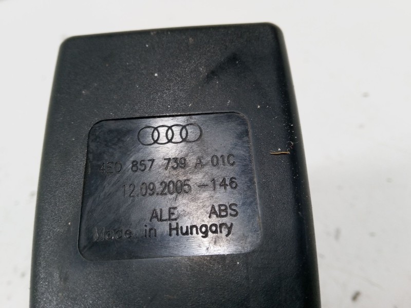 Recambio de anclaje cinturon trasero izquierdo para audi a8 d3 (4e2, 4e8) 3.0 tdi quattro referencia OEM IAM 4E0857739A  