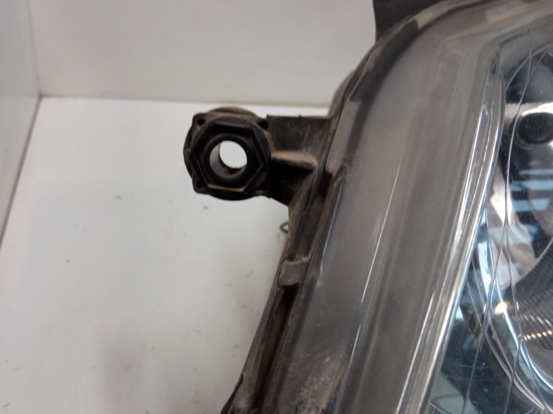 Recambio de faro izquierdo para volkswagen polo iv (9n_, 9a_) 1.4 tdi referencia OEM IAM 89311996  