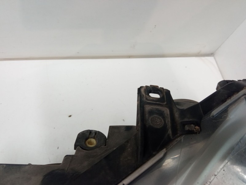 Recambio de faro izquierdo para volkswagen polo iv (9n_, 9a_) 1.4 tdi referencia OEM IAM 89311996  