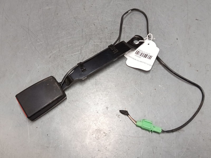 Recambio de anclaje cinturon delantero izquierdo para skoda fabia ii (542) 1.2 referencia OEM IAM   