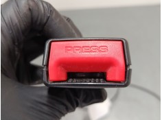 Recambio de anclaje cinturon delantero izquierdo para skoda fabia ii (542) 1.2 referencia OEM IAM    2