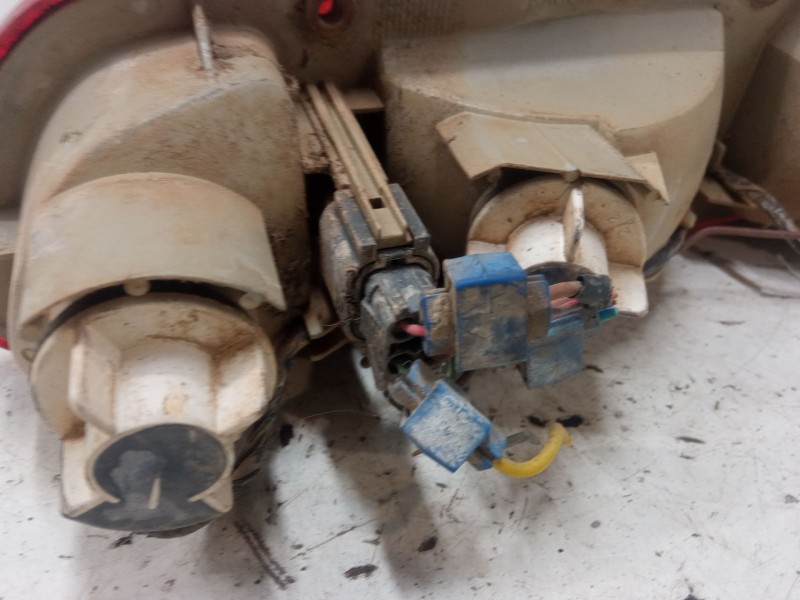 Recambio de piloto trasero izquierdo paragolpes para nissan terrano ii (r20) 2.7 tdi 4wd referencia OEM IAM   