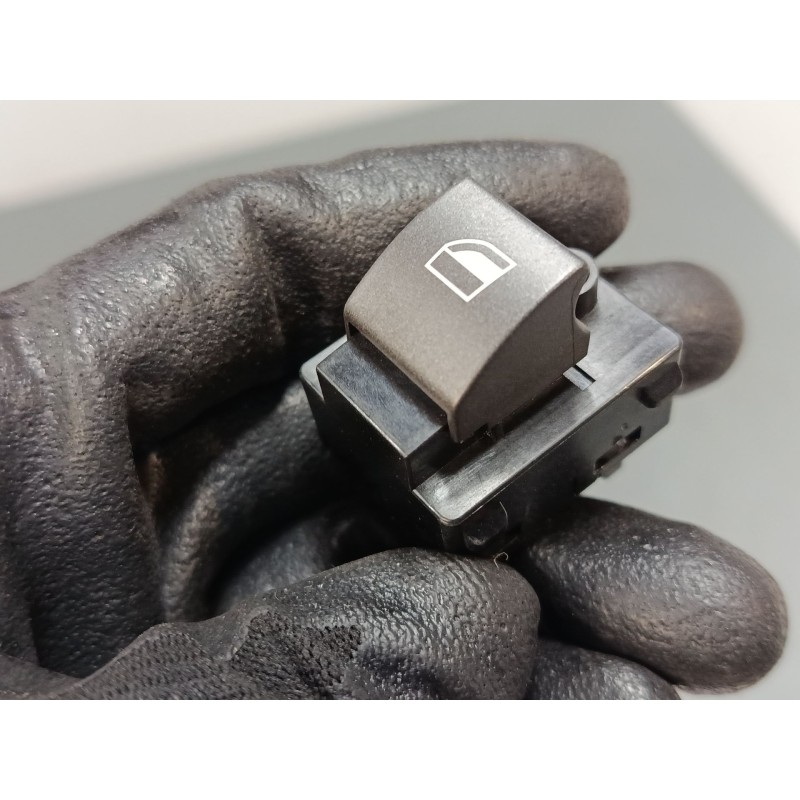 Recambio de mando elevalunas trasero izquierdo para bmw 7 (e65, e66, e67) 730 i, li referencia OEM IAM 8379597  