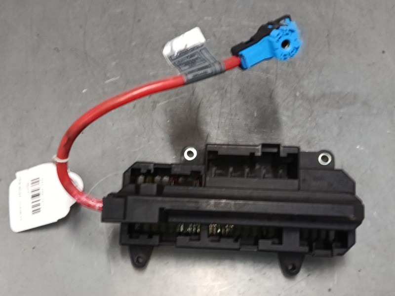 Recambio de caja reles / fusibles para bmw 7 (e65, e66, e67) 730 i, li referencia OEM IAM 6113690058303  