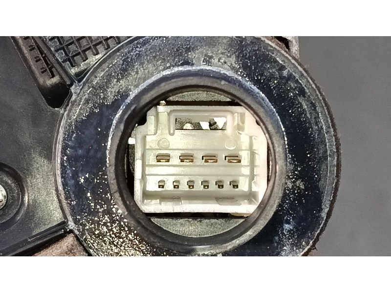 Recambio de cerradura puerta delantera derecha para lexus is ii (_e2_) 220d (ale20) referencia OEM IAM 6903053090  