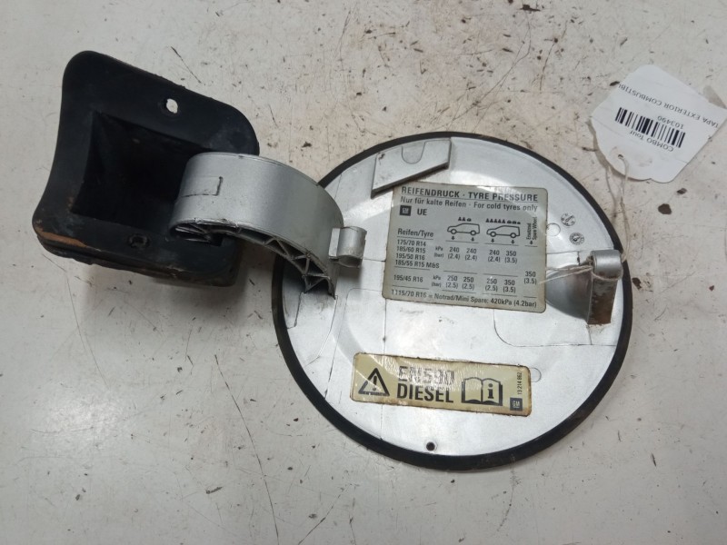 Recambio de tapa exterior combustible para opel combo tour 1.3 cdti 16v referencia OEM IAM   