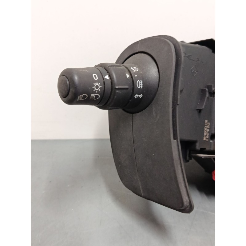 Recambio de mando luces para renault kangoo / grand kangoo ii (kw0/1_) 1.5 dci 85 (kw0k, kw0l, kw0b) referencia OEM IAM 82009068