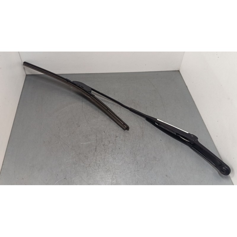 Recambio de brazo limpia delantero izquierdo para fiat panda / panda classic (169_) 1.2 (169.axb11, 169.axb1a) referencia OEM IA