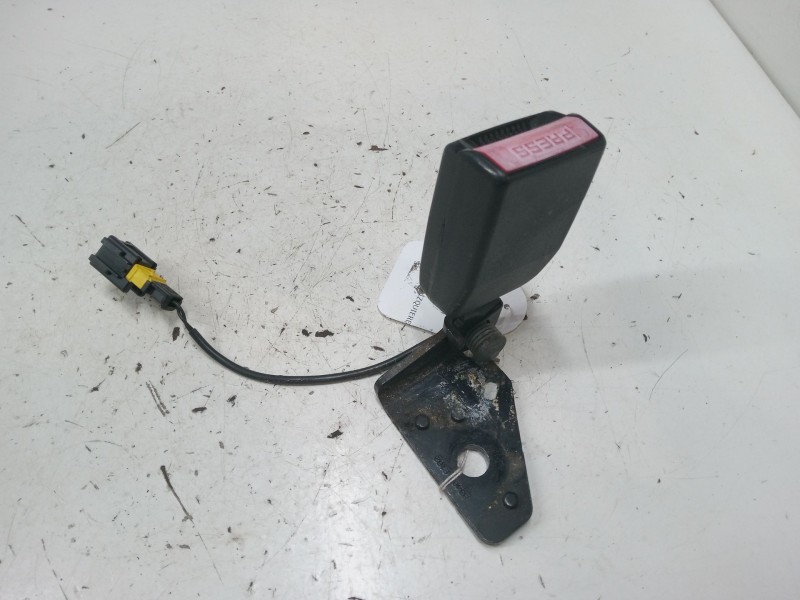 Recambio de anclaje cinturon trasero izquierdo para peugeot 207/207+ (wa_, wc_) 1.6 hdi referencia OEM IAM   