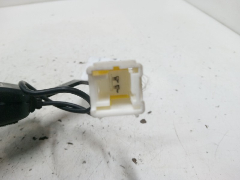 Recambio de anclaje cinturon delantero izquierdo para peugeot 207/207+ (wa_, wc_) 1.6 hdi referencia OEM IAM   