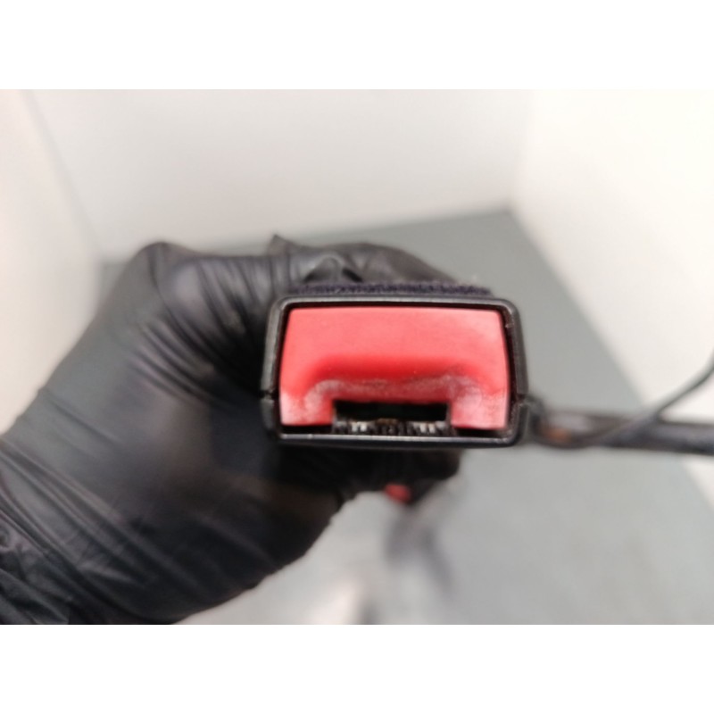 Recambio de anclaje cinturon delantero derecho para opel corsa d (s07) 1.4 (l08, l68) referencia OEM IAM   