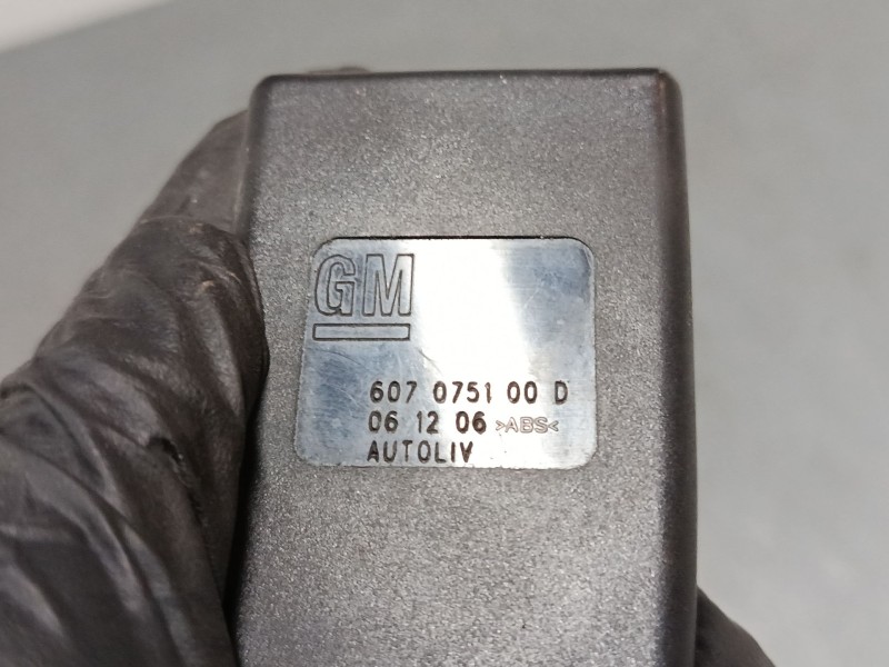 Recambio de anclaje cinturon delantero derecho para opel corsa d (s07) 1.4 (l08, l68) referencia OEM IAM   