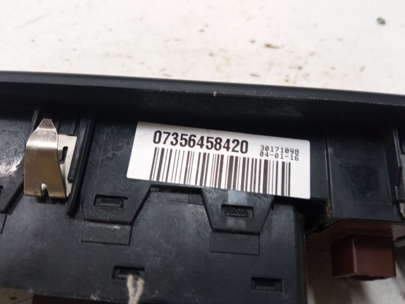 Recambio de mando elevalunas delantero izquierdo para jeep renegade suv (bu, b1, bv) 1.6 crd referencia OEM IAM 07356458420  