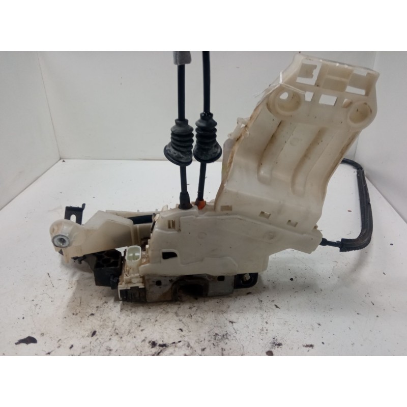 Recambio de cerradura puerta delantera izquierda para jeep renegade suv (bu, b1, bv) 1.6 crd referencia OEM IAM 52028383  