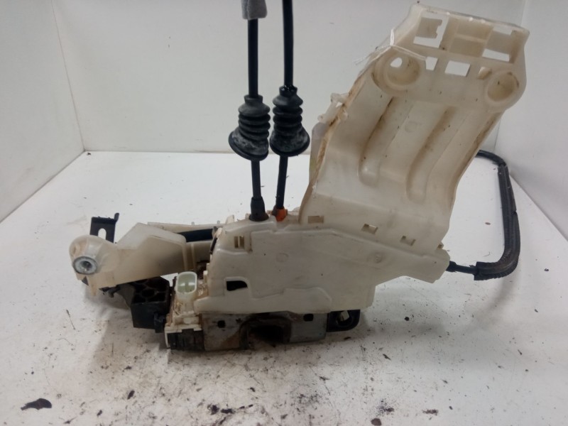 Recambio de cerradura puerta delantera izquierda para jeep renegade suv (bu, b1, bv) 1.6 crd referencia OEM IAM 52028383  