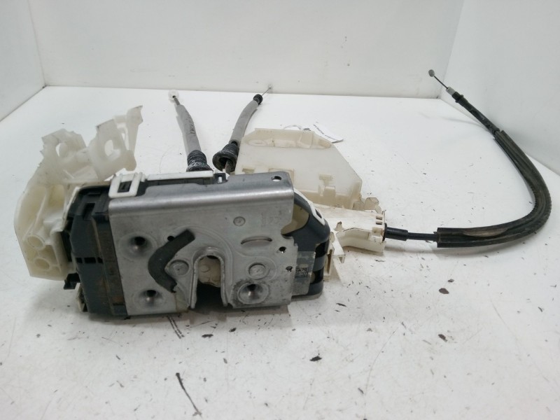 Recambio de cerradura puerta trasera derecha para jeep renegade suv (bu, b1, bv) 1.6 crd referencia OEM IAM 52028384  