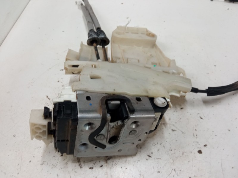 Recambio de cerradura puerta trasera izquierda para jeep renegade suv (bu, b1, bv) 1.6 crd referencia OEM IAM 52028385  