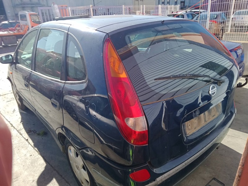 nissan almera tino (v10) del año 2004