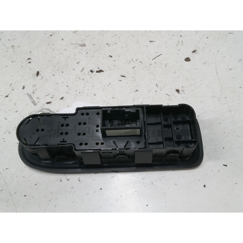 Recambio de mando elevalunas delantero izquierdo para peugeot 308 i (4a_, 4c_) 1.6 hdi referencia OEM IAM 96565186XT  