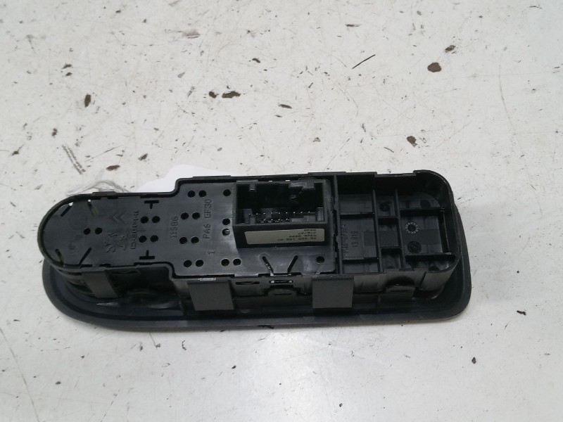 Recambio de mando elevalunas delantero izquierdo para peugeot 308 i (4a_, 4c_) 1.6 hdi referencia OEM IAM 96565186XT  