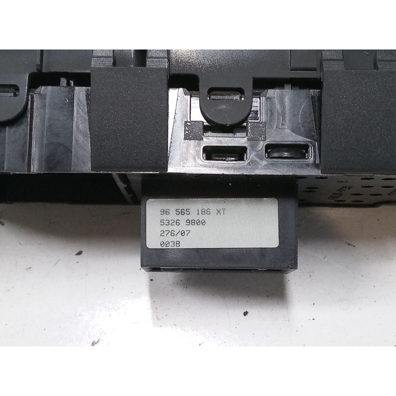 Recambio de mando elevalunas delantero izquierdo para peugeot 308 i (4a_, 4c_) 1.6 hdi referencia OEM IAM 96565186XT  