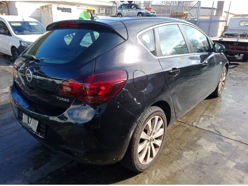 opel astra j (p10) del año 2011