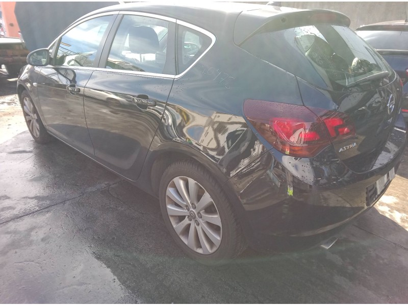 opel astra j (p10) del año 2011