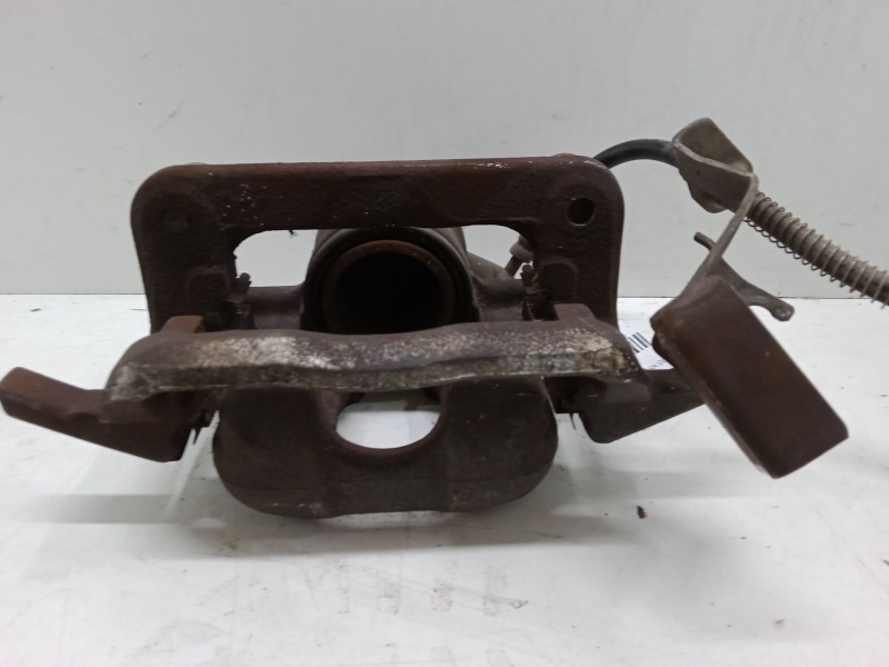 Recambio de pinza freno delantera derecha para peugeot 407 (6d_) 2.0 hdi 135 (6drhrh, 6drhre, 6drhrg, 6drhrj) referencia OEM IAM