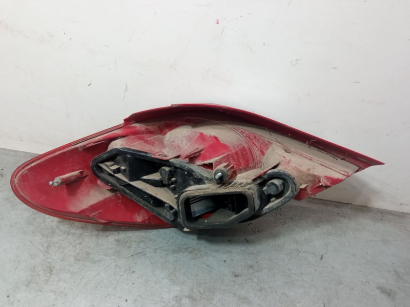 Recambio de piloto trasero derecho para peugeot 207/207+ (wa_, wc_) 1.6 hdi referencia OEM IAM   