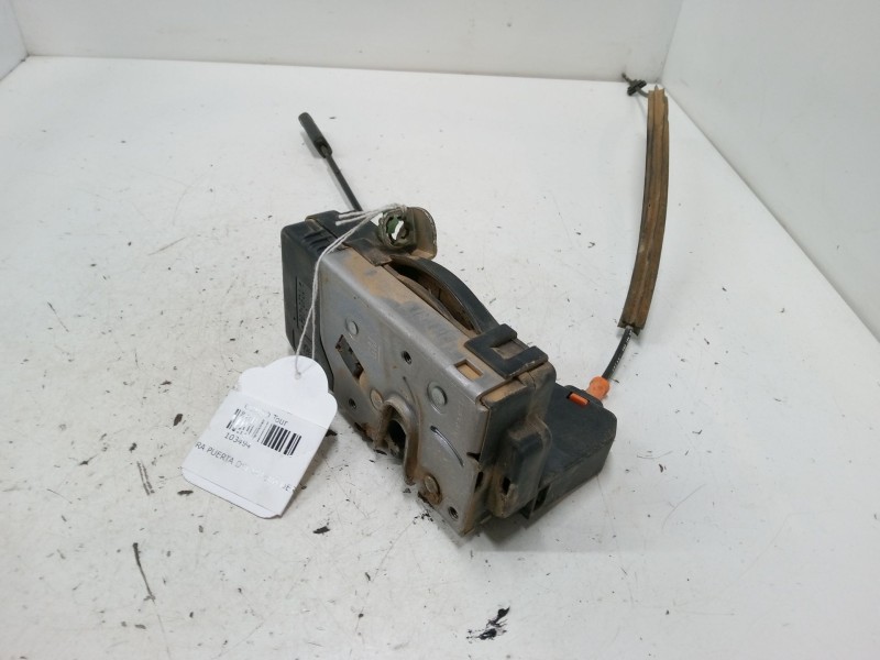 Recambio de cerradura puerta delantera derecha para opel combo tour 1.3 cdti 16v referencia OEM IAM 13154792  