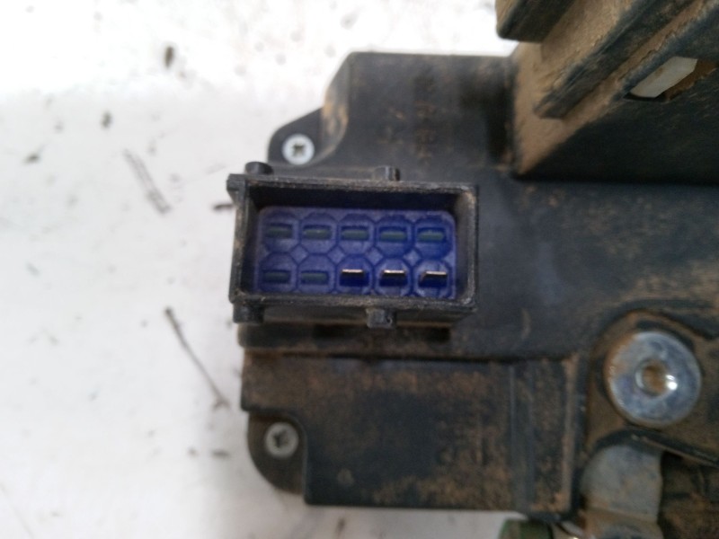 Recambio de cerradura puerta delantera derecha para opel combo tour 1.3 cdti 16v referencia OEM IAM 13154792  