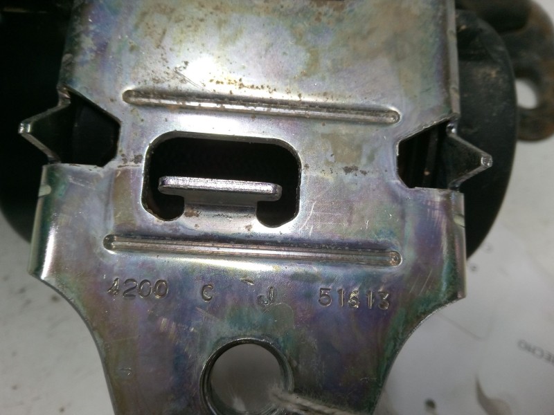 Recambio de cinturon seguridad delantero derecho para opel combo tour 1.3 cdti 16v referencia OEM IAM   