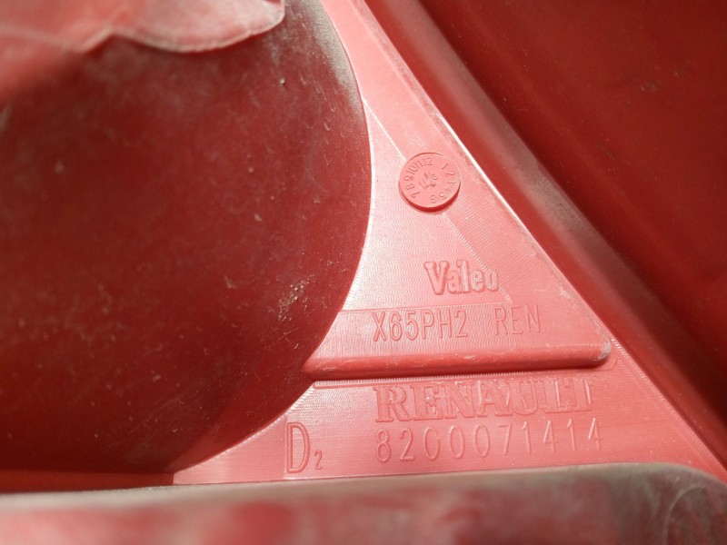 Recambio de piloto trasero derecho para renault clio ii (bb_, cb_) 1.4 16v (b/cb0p, bb13) referencia OEM IAM 8200071414 X65PH2 