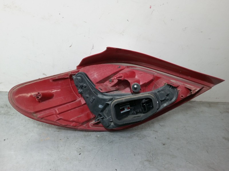 Recambio de piloto trasero derecho para peugeot 207/207+ (wa_, wc_) 1.4 16v referencia OEM IAM 9686565980  