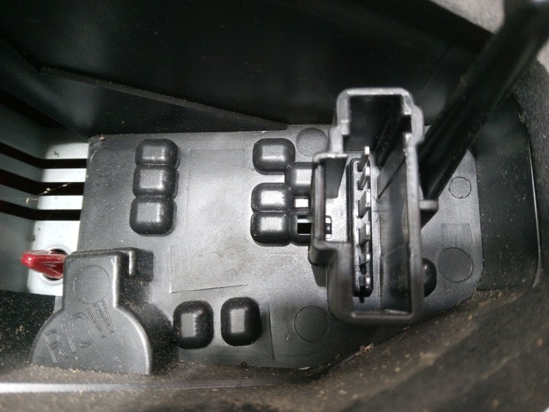 Recambio de piloto trasero derecho para peugeot 207/207+ (wa_, wc_) 1.4 16v referencia OEM IAM 9686565980  