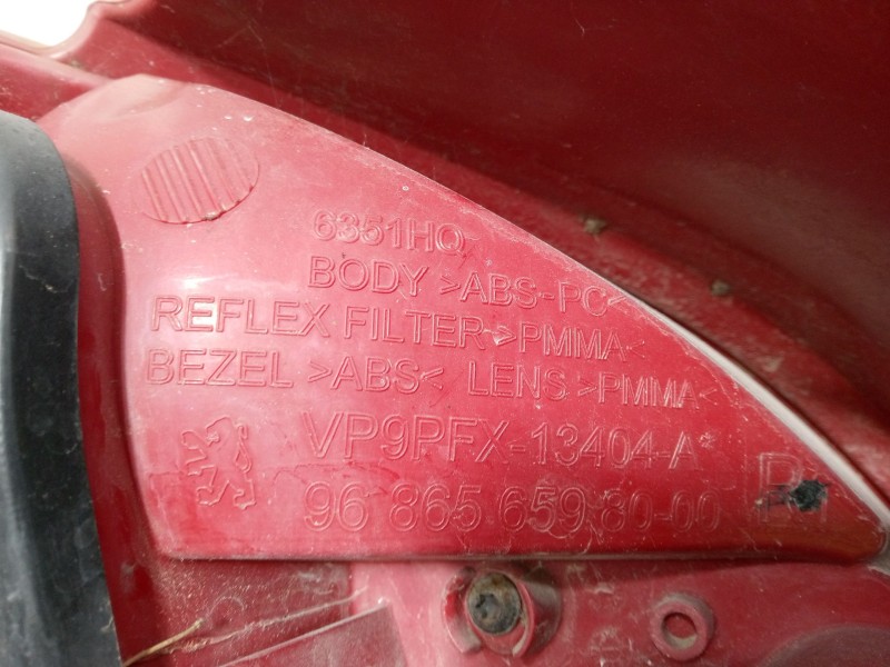 Recambio de piloto trasero derecho para peugeot 207/207+ (wa_, wc_) 1.4 16v referencia OEM IAM 9686565980  