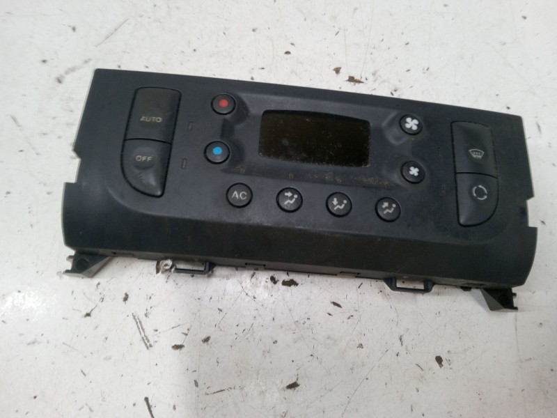 Recambio de mando climatizador para renault clio ii (bb_, cb_) 1.4 16v (b/cb0p, bb13) referencia OEM IAM 8200069371  