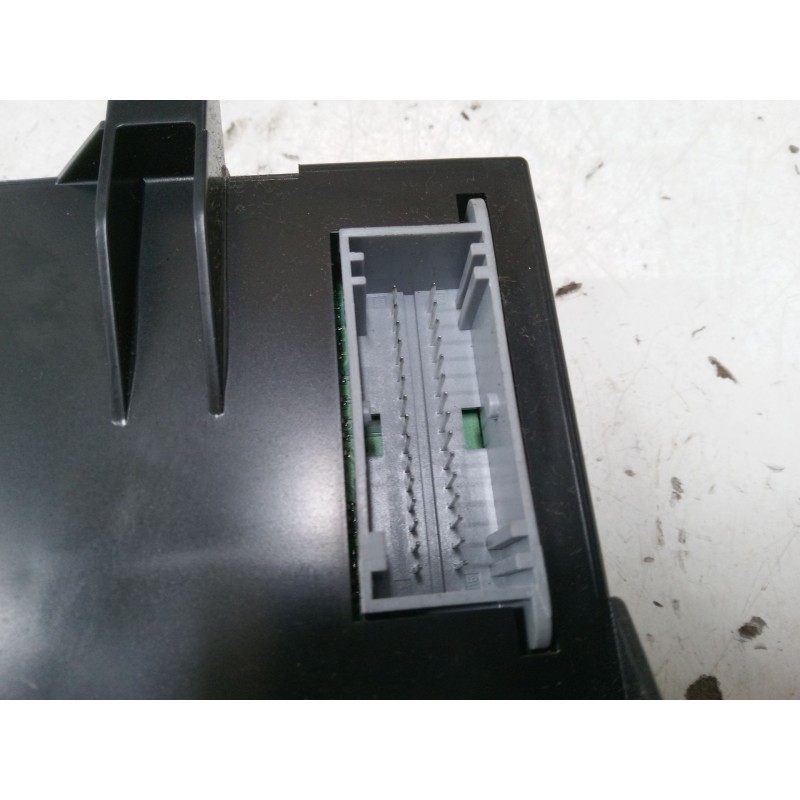 Recambio de mando climatizador para renault clio ii (bb_, cb_) 1.4 16v (b/cb0p, bb13) referencia OEM IAM 8200069371  