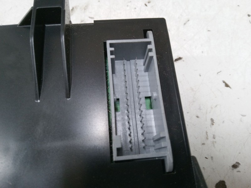 Recambio de mando climatizador para renault clio ii (bb_, cb_) 1.4 16v (b/cb0p, bb13) referencia OEM IAM 8200069371  