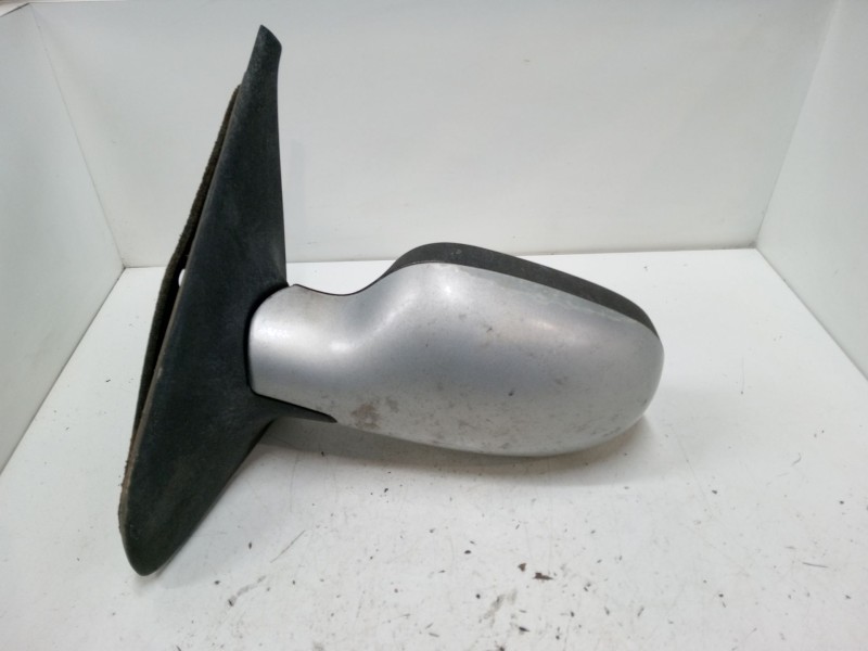Recambio de retrovisor electrico izquierdo para renault clio ii (bb_, cb_) 1.4 16v (b/cb0p, bb13) referencia OEM IAM   