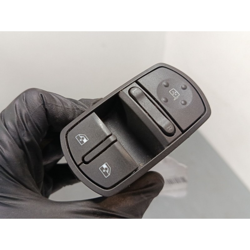 Recambio de mando elevalunas delantero izquierdo para opel corsa d (s07) 1.4 (l08, l68) referencia OEM IAM 13258521AA  