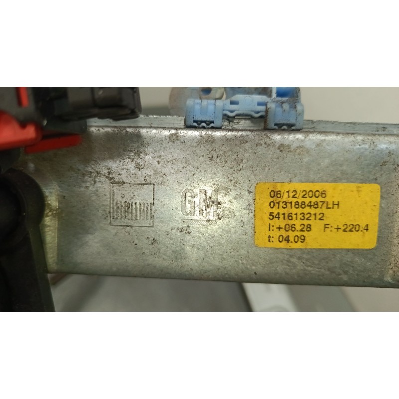 Recambio de elevalunas electrico delantero izquierdo para opel corsa d (s07) 1.4 (l08, l68) referencia OEM IAM 013188487LH  