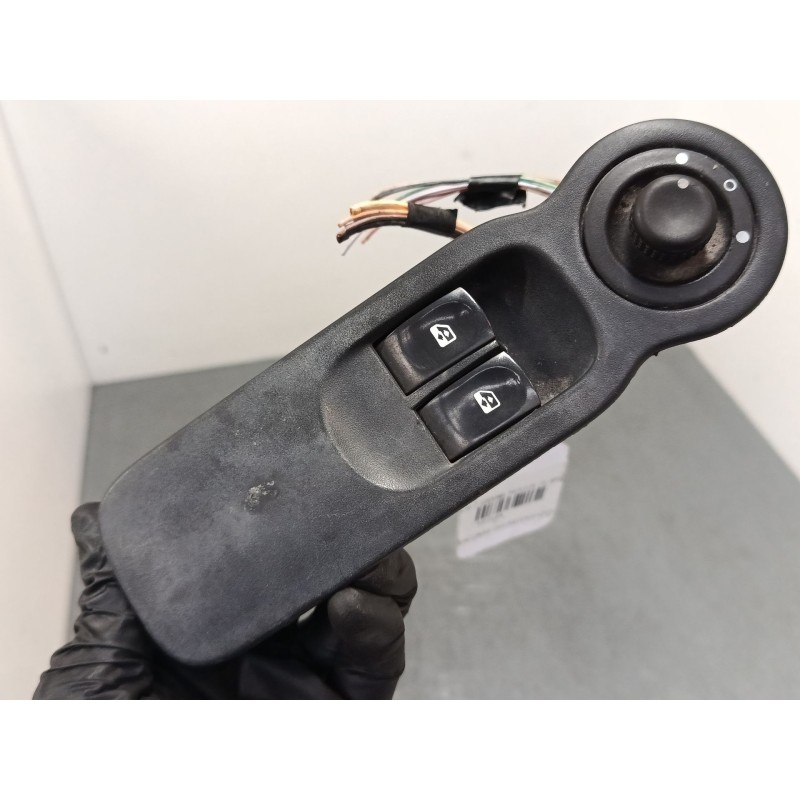Recambio de mando elevalunas delantero izquierdo para renault modus / grand modus (f/jp0_) 1.4 (jp01, jp0j) referencia OEM IAM 8