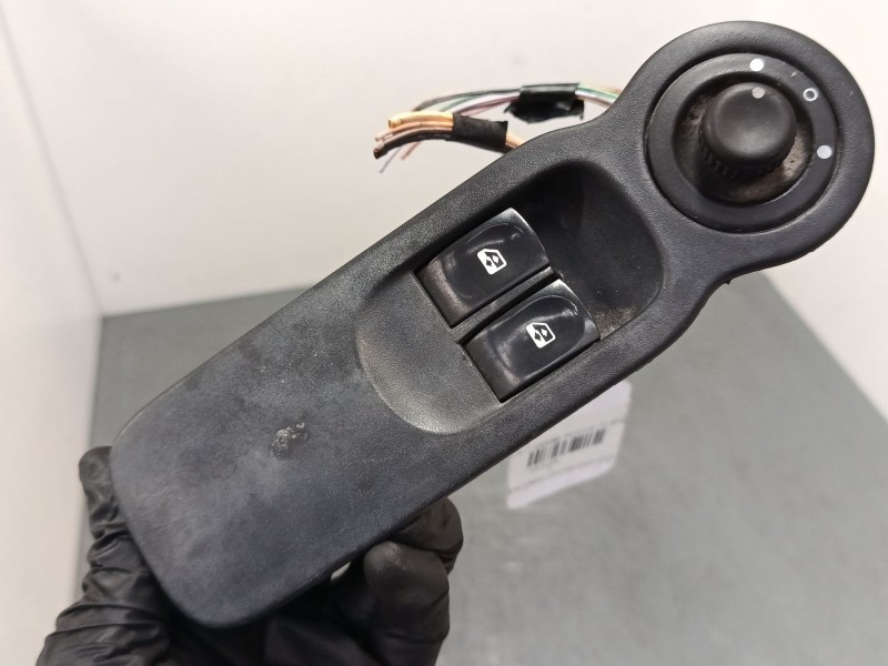 Recambio de mando elevalunas delantero izquierdo para renault modus / grand modus (f/jp0_) 1.4 (jp01, jp0j) referencia OEM IAM 8