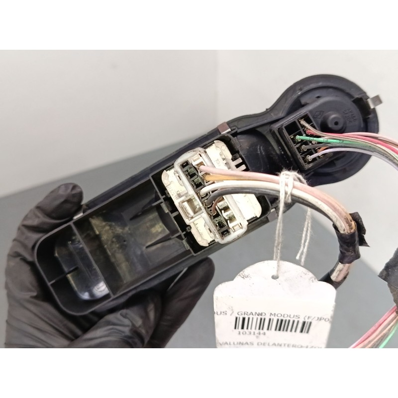 Recambio de mando elevalunas delantero izquierdo para renault modus / grand modus (f/jp0_) 1.4 (jp01, jp0j) referencia OEM IAM 8