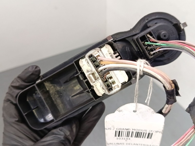 Recambio de mando elevalunas delantero izquierdo para renault modus / grand modus (f/jp0_) 1.4 (jp01, jp0j) referencia OEM IAM 8